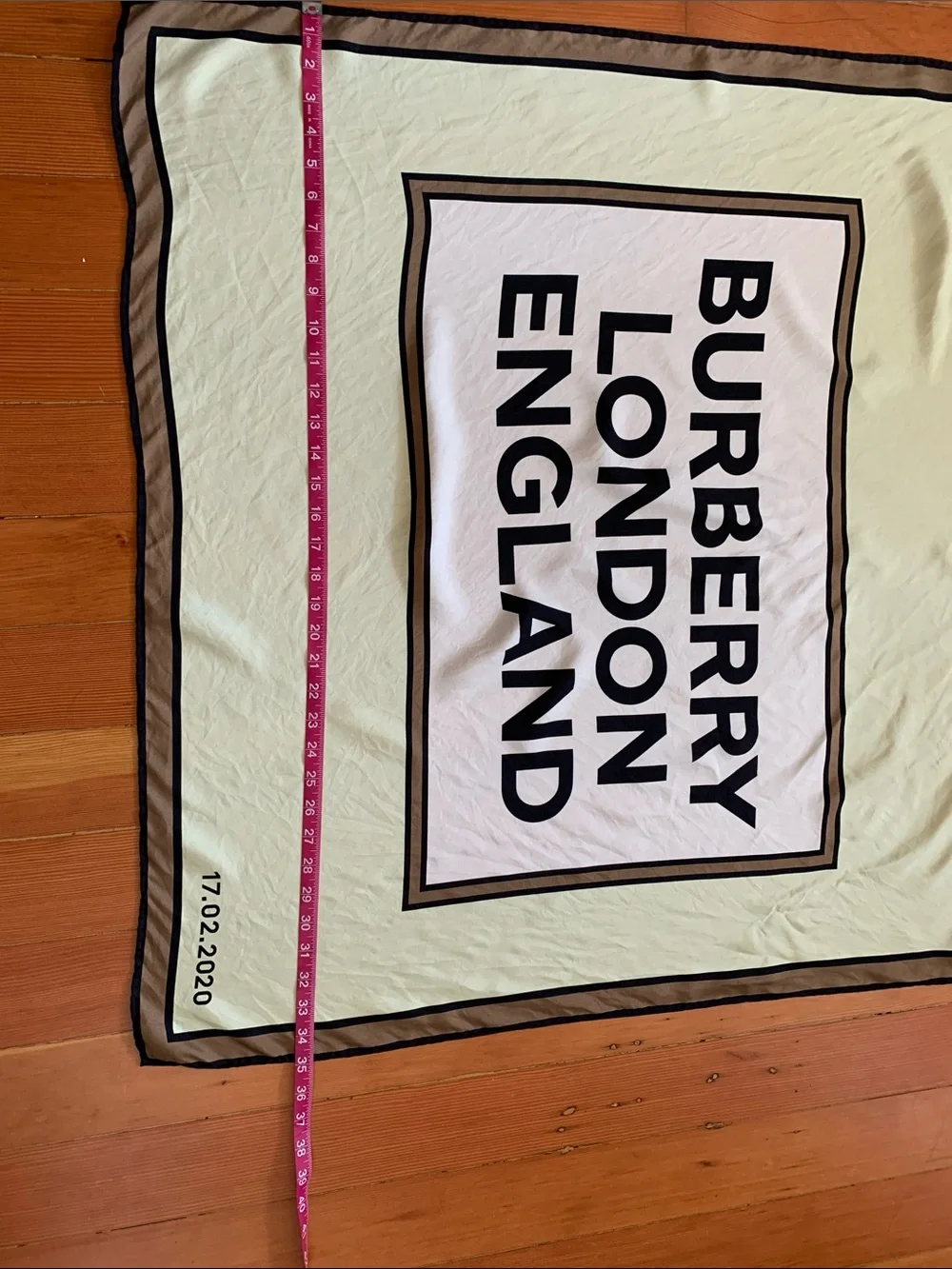 Burberry Silk Scarf Mint green w/ Black Logo Brown Trim 17.02.2020 Fashion Show